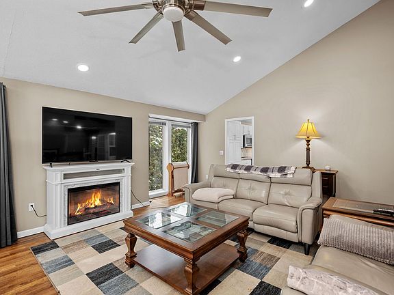 4th image of 4821 E Birkdale Ln