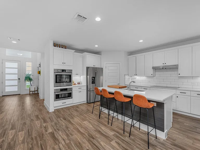 16512 Fetching Ave — Photo 11