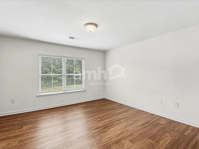 516 Woodall Rd — Photo 13