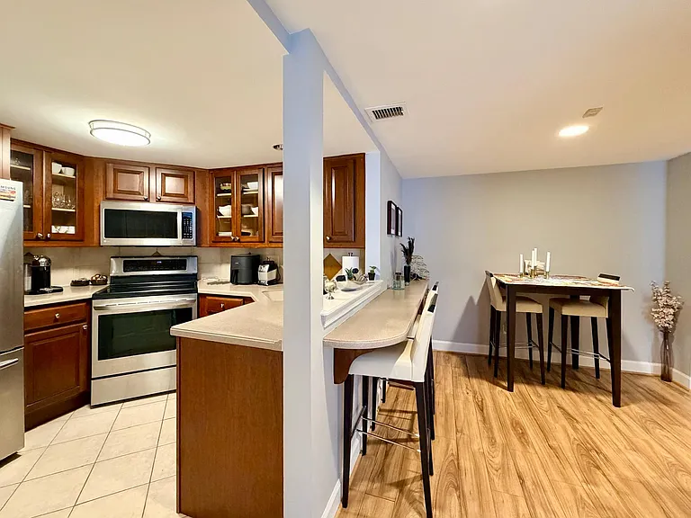 1080 Wisconsin Ave NW #2004 — Photo 5