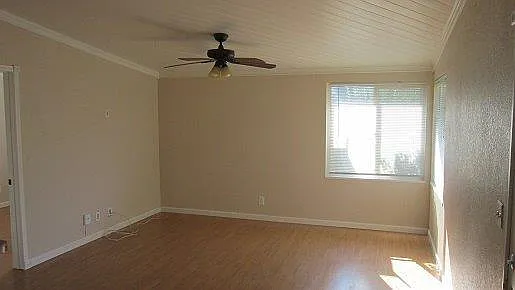 3 bed, 1.0 bath, 925 sqft, $2,150 — Photo 3