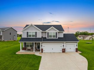 29 Cross Creek Ct, Downs, IL 61736