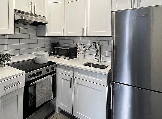 5th image of 215 W 101st St APT 4C