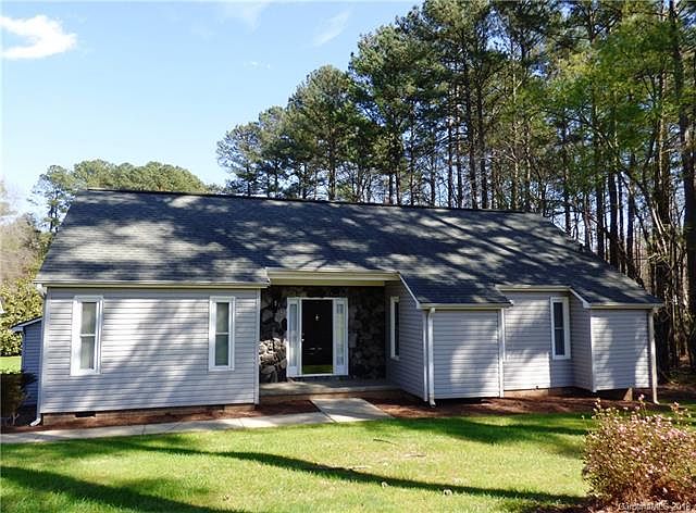 1st image of 1743 Blue Bird Ln
