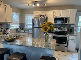 1916 Cambridge Dr, Lexington, KY 40504