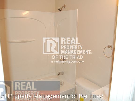 5th image of 1320 Woodside Dr