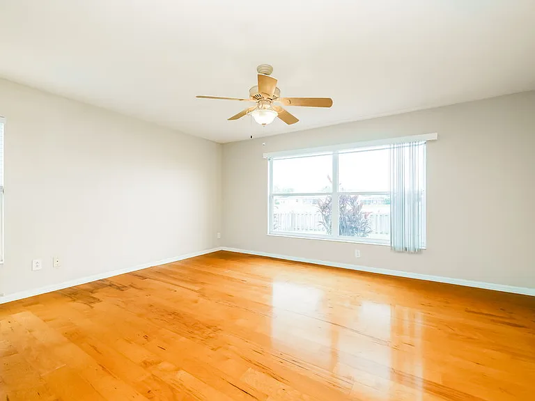 4213 Berkeley Dr — Photo 9