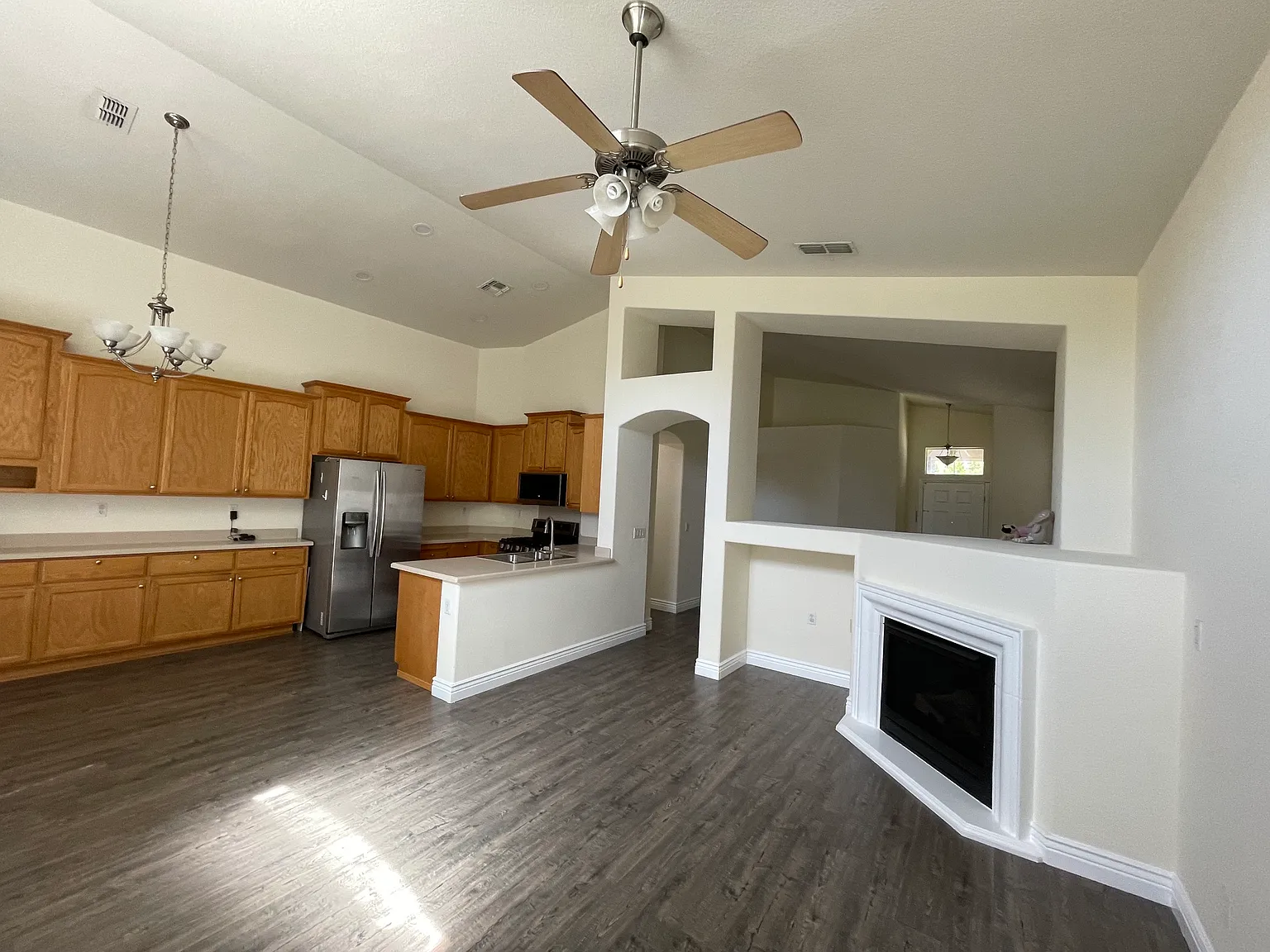 4 bed, 1613 sqft, $2,990 — Photo 3