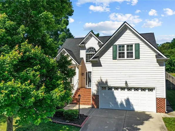6624 Barton Creek Dr, Whitsett, NC 27377