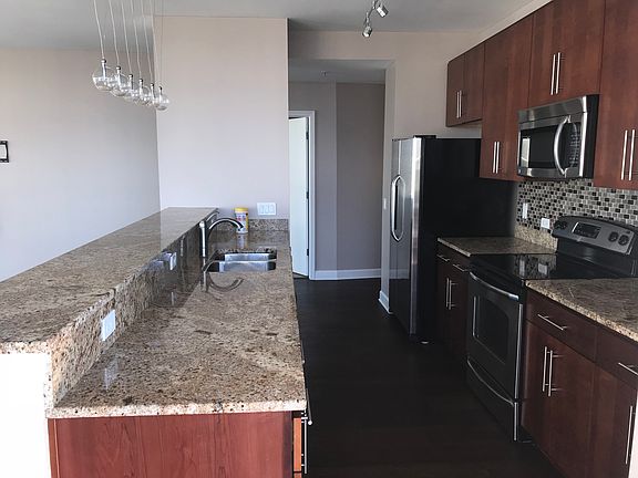 4th image of 100 E 14th St APT 1906