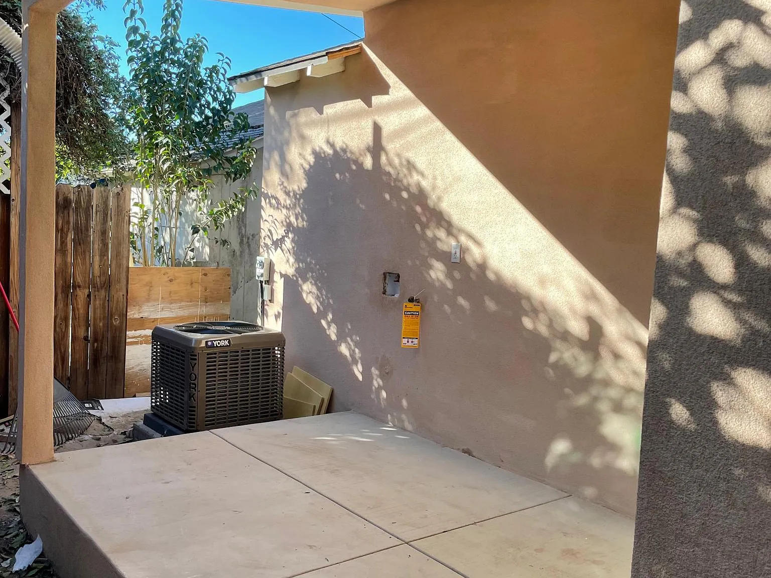 1028 Bilton Way — Photo 3