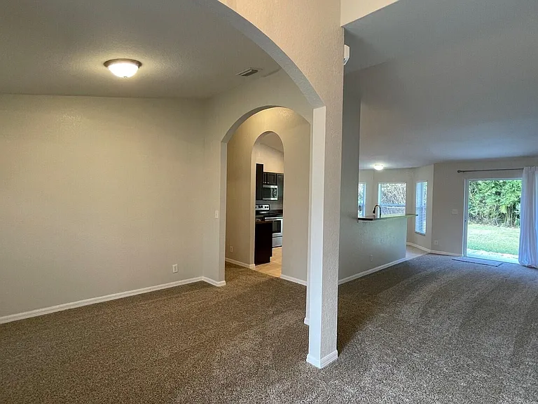 517 SW Paar Dr — Photo 8