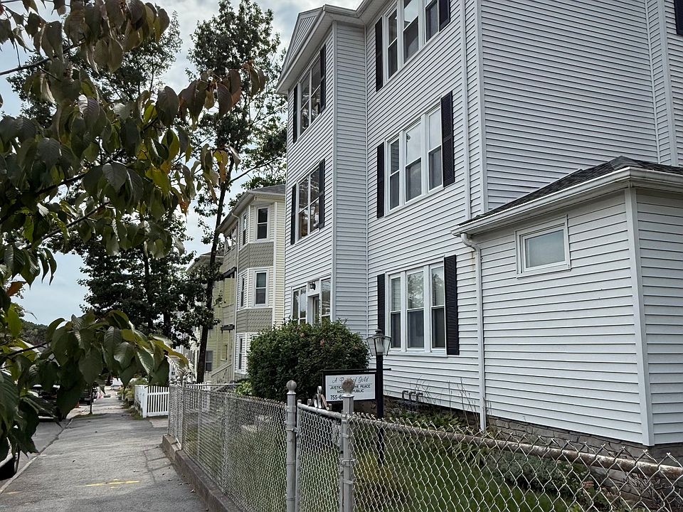 1st image of 236 Pilgrim Ave