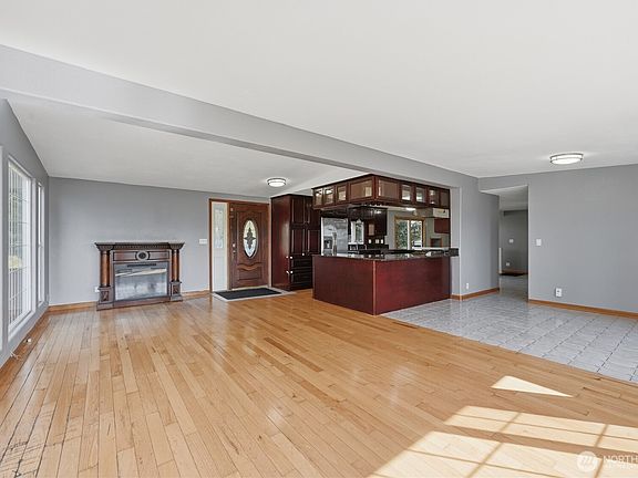 5th image of 2539 MacKenzie Road