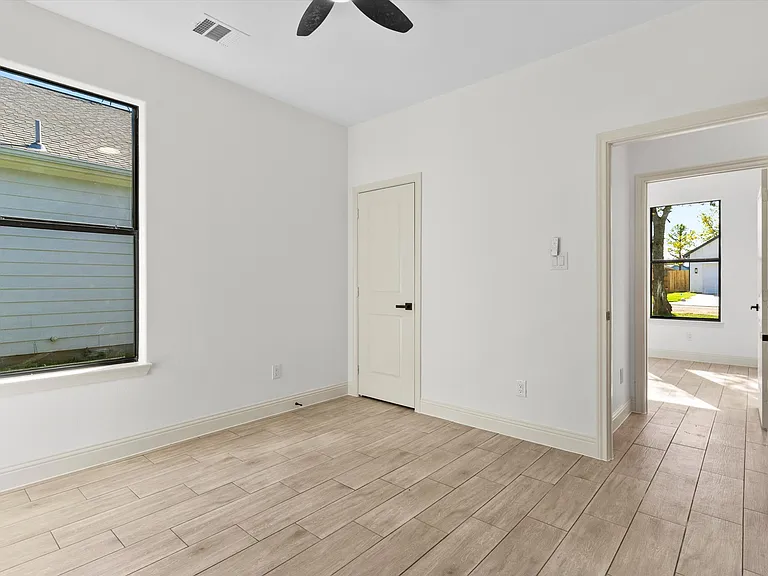5105 Waterbury Ct — Photo 29