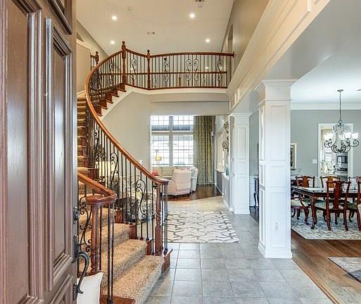 3rd image of 502 Glen Hurst Ct