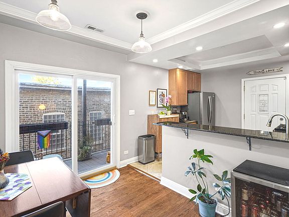 5th image of 4909 N Janssen Ave APT 2W