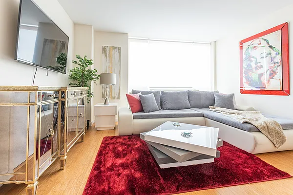 Rented by Kahen Properties | media 6