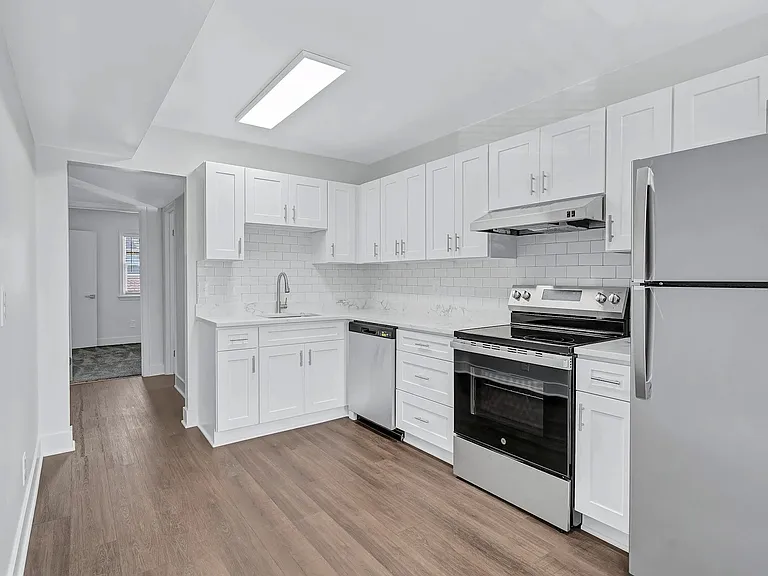 District at Williamsburg — Photo 21