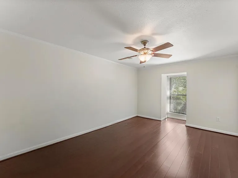 25312 Plantation Dr NE — Photo 20
