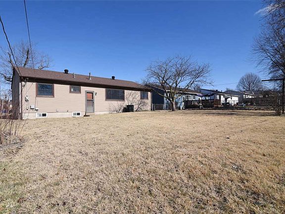 4th image of 12042 Providence Ln