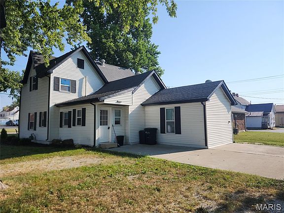 2nd image of 320 W Main St