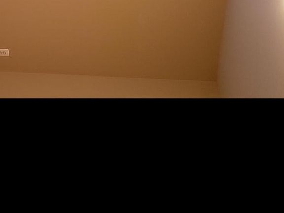 3rd image of 121 Tall Grass Ln