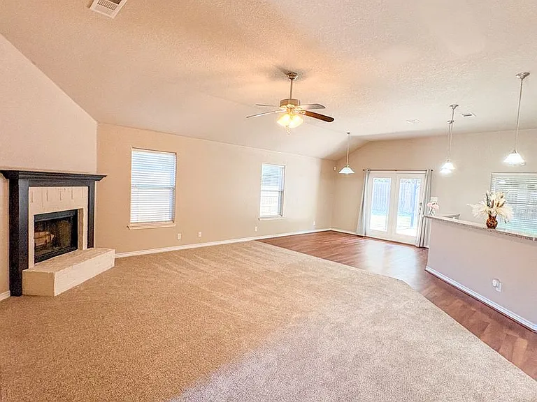 2907 Montague County Dr — Photo 7