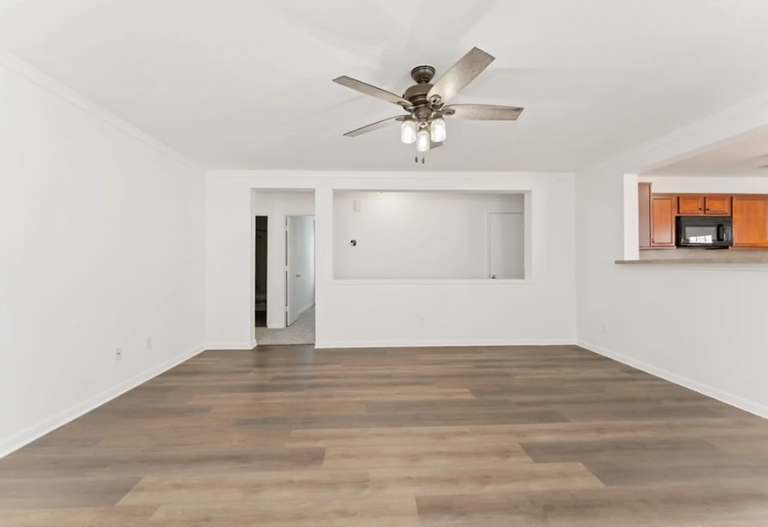 Stylish 3-Bedroom, 2-Bath in a Vibrant Spring Community — Photo 4