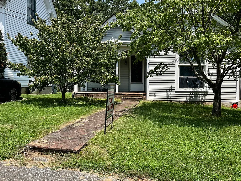 120 E Stephens St — Photo 4