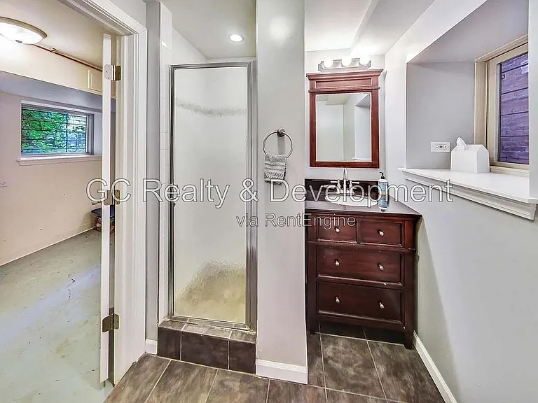 4936 S Saint Lawrence Ave — Photo 30