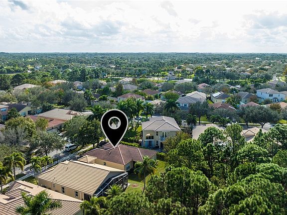 3rd image of 5611 Sunberry Cir