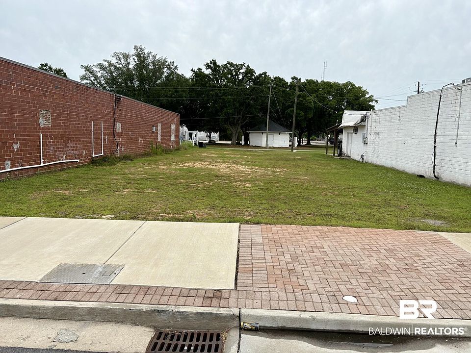 1st image of 10 Hand Ave
