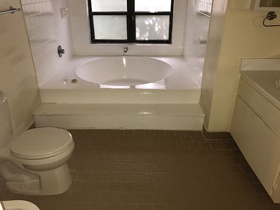 3rd image of 4704 SW 67th Ave APT N5