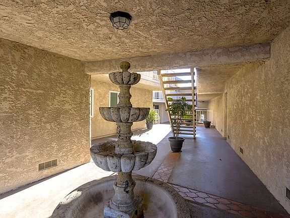 4th image of 3242 Fairesta St APT 4
