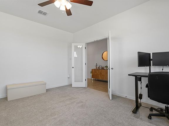 3rd image of 631 Breeze Hollow Ln