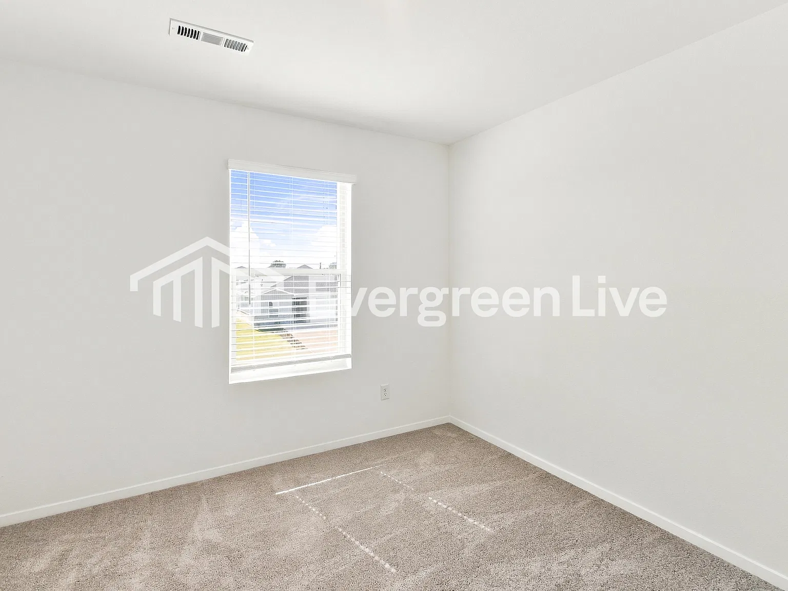 3 bed, 3.0 bath, 1430 sqft, $1,230 — Photo 2
