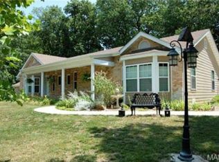 1752 Koch Rd, O'Fallon, MO 63366