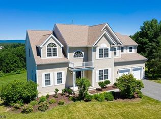 9 Spyglass Hl, Newton, NJ 07860