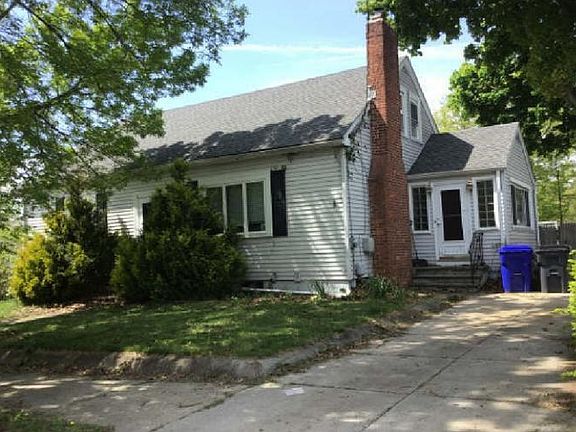 2nd image of 37 Royal Ave