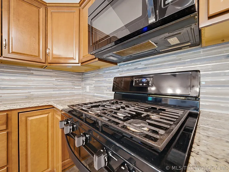 5508 S Newport Ave — Photo 8