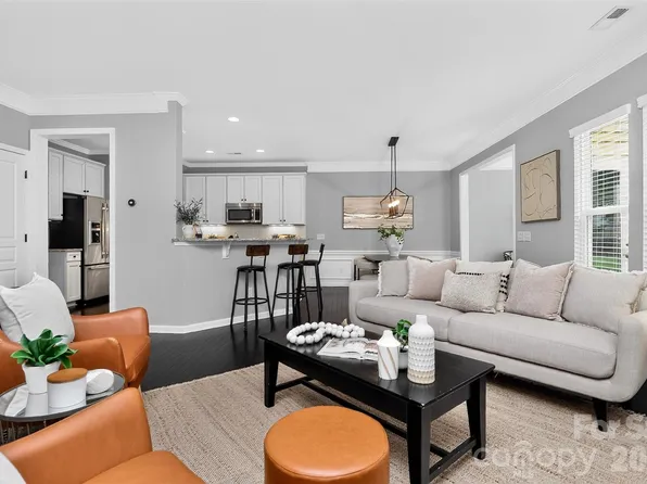 6629 Portland Rose Ln, Charlotte, NC 28210