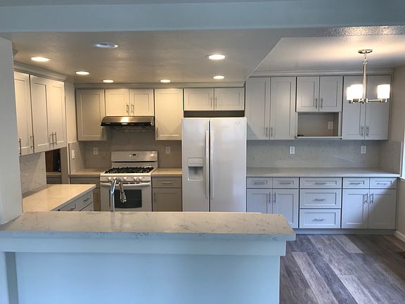 4th image of 536 Mill River Ln