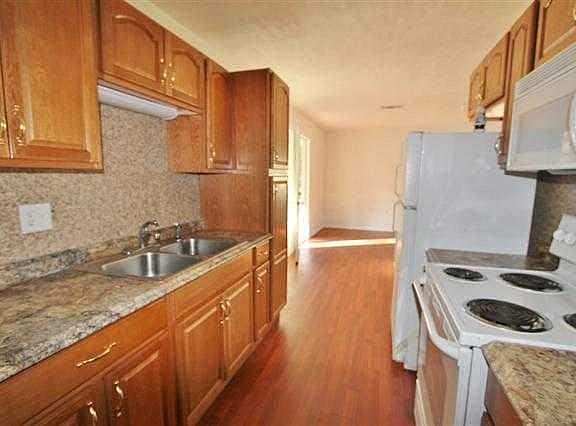 5th image of 320 N Merchant St