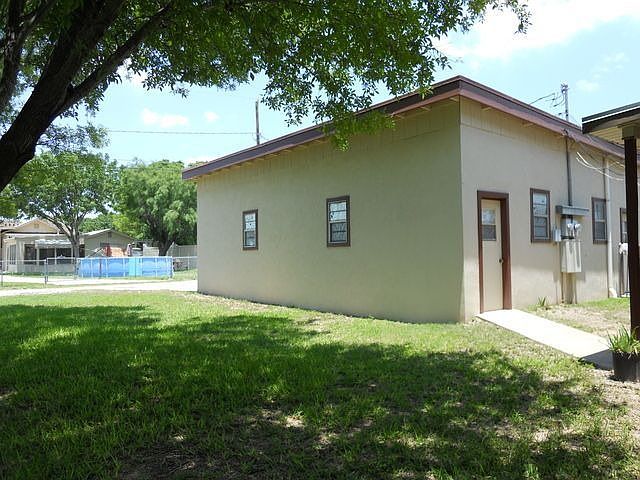 2nd image of 804 E 12th St