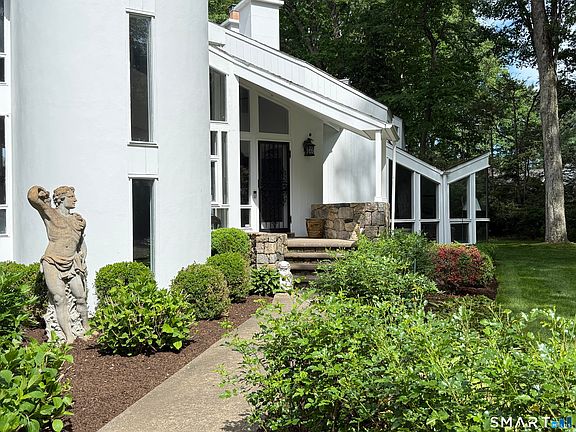 4th image of 9 Morehouse Lane