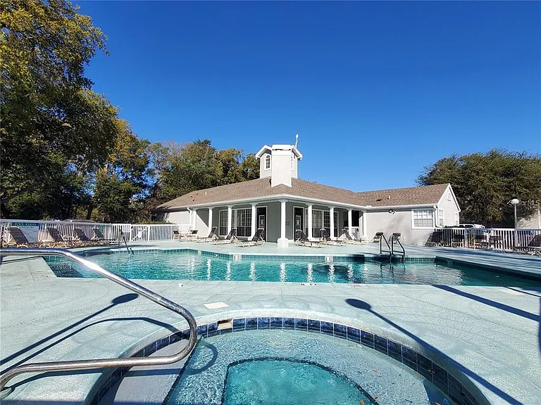 1610 Columbia Arms Cir #131 — Photo 20