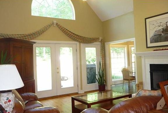 Great Room w/Fireplace