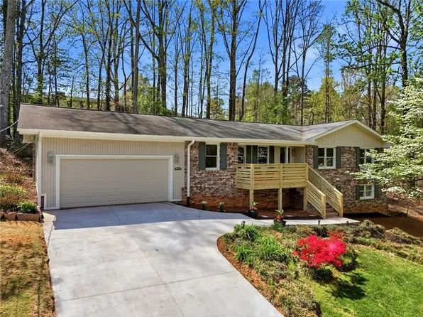 4304 Lindsey Way NE, Roswell, GA 30075