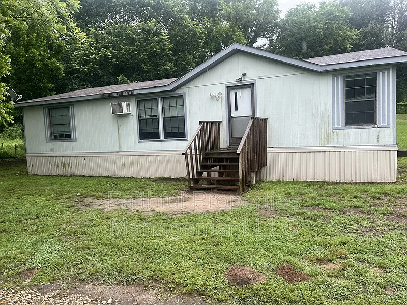 3 bed, 2.0 bath, 1500 sqft, $1,395 — Photo 3